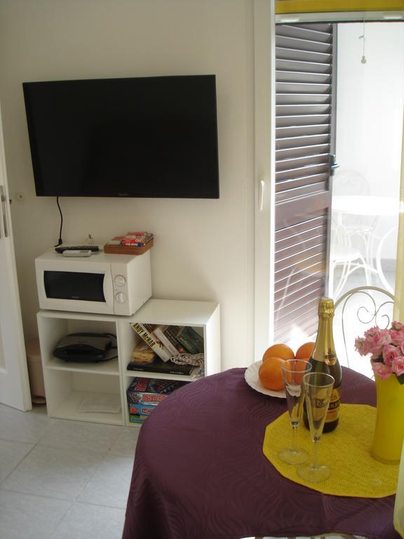 Apartment Tara Nečujam 部屋 写真